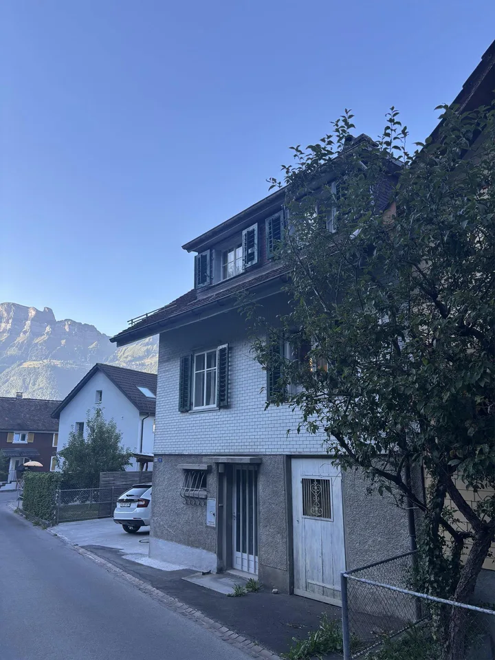 Idyllisches Altbauhaus mit grossem Umschwung