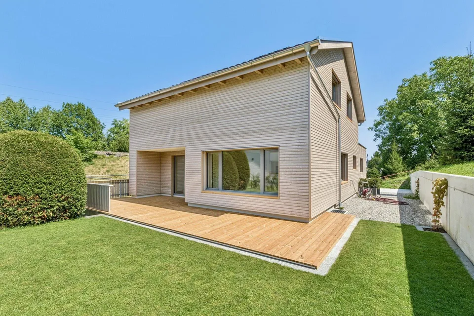 6 ½-Zimmer EFH mit schönem Garten, zentral und ruhig gelegen