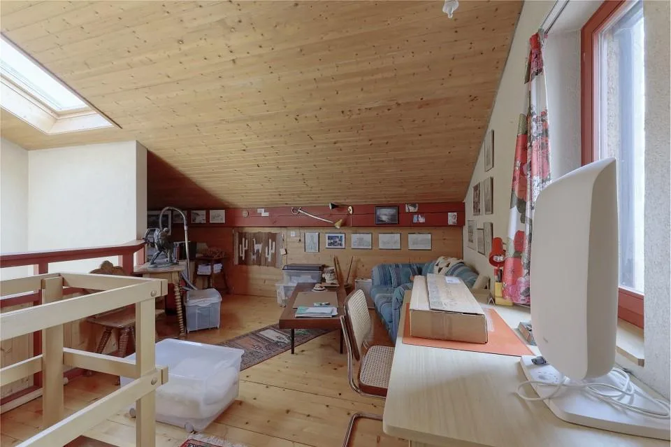 5.5-room semi-detached house with potential and beautiful garden