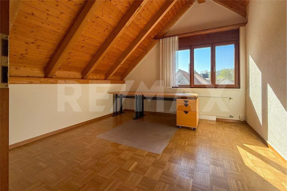 Hochwertig modernisierte Maisonette mit viel Komfort und Raum im Ze...
