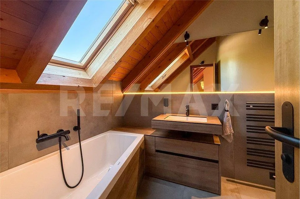 Hochwertig modernisierte Maisonette mit viel Komfort und Raum im Ze...