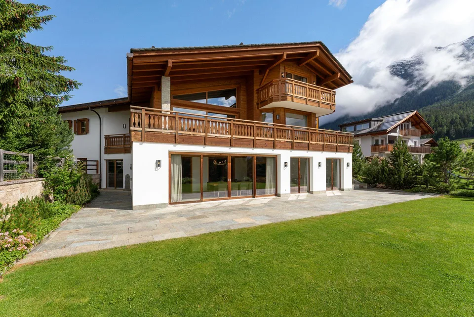 exklusives Chalet mit Zweitwohnsitz-Status in Lenzerheide-Region