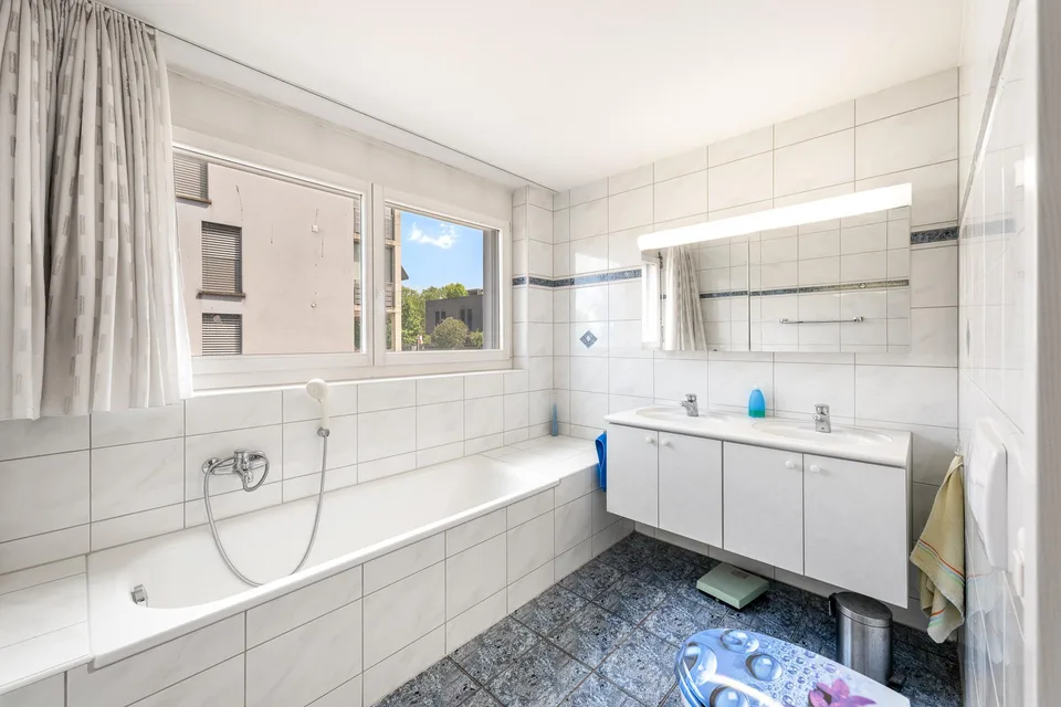 Grosszügige 4.5-Zimmer-Wohnung mit sonnigem Balkon