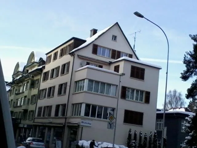 zentrale 6-Zimmer-Wohnung mit Charme