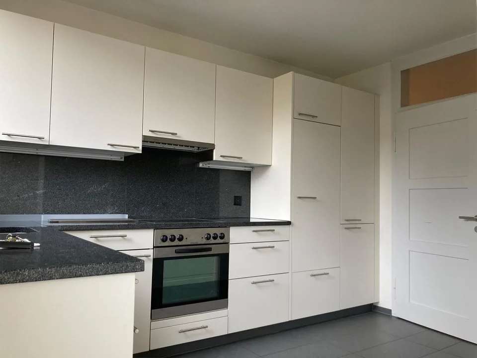 zentrale 6-Zimmer-Wohnung mit Charme