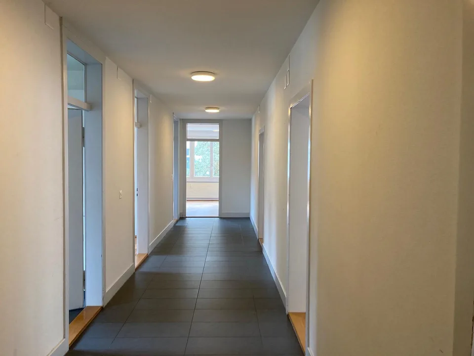 zentrale 6-Zimmer-Wohnung mit Charme