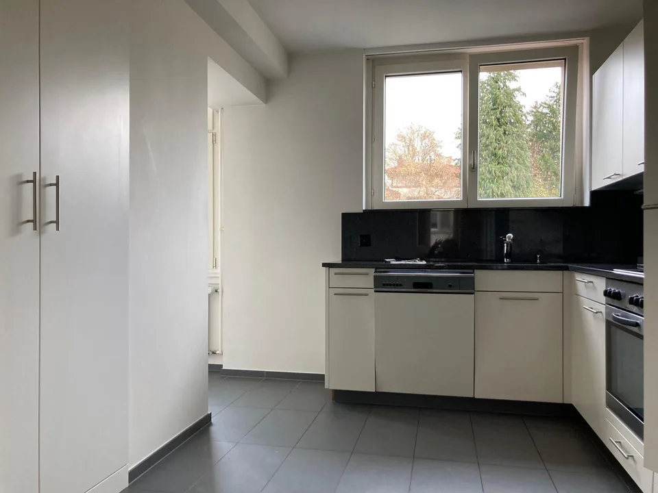 zentrale 6-Zimmer-Wohnung mit Charme