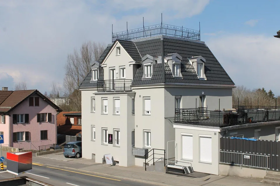 Neuwertiges Mehrfamilienhaus mit 9 Einheiten in Wittenbach kaufen