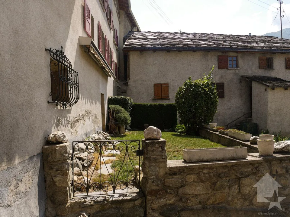 Authentique et spacieuse maison villageoise du 18ème siècle