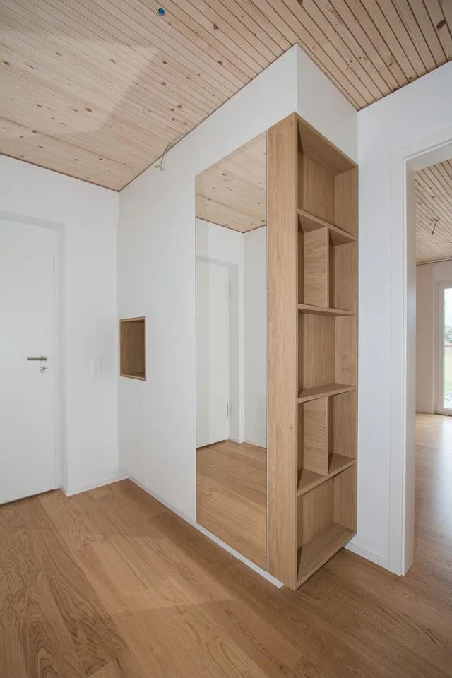 Moderne helle 2.5-Wohnung mit Balkon in Seenähe