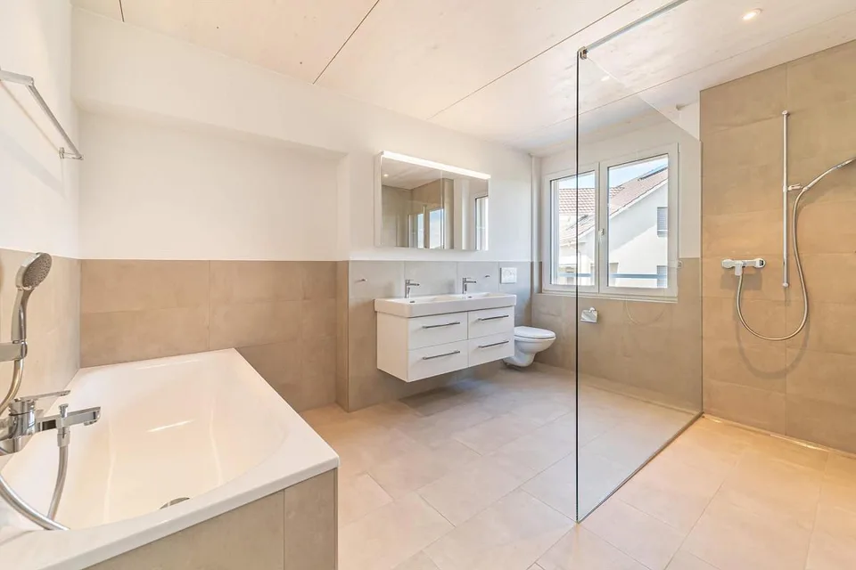 Exklusive 4.5 Zimmer Galeriewohnung mit grosser Loggia und hoc