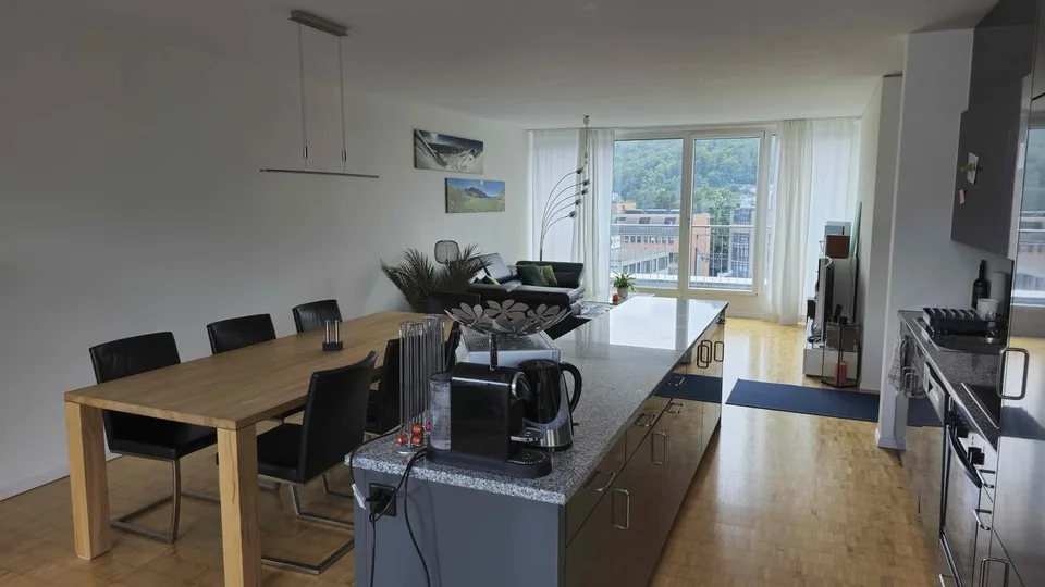 Moderne 3-Zimmer-Wohnung mit Balkon in Baden