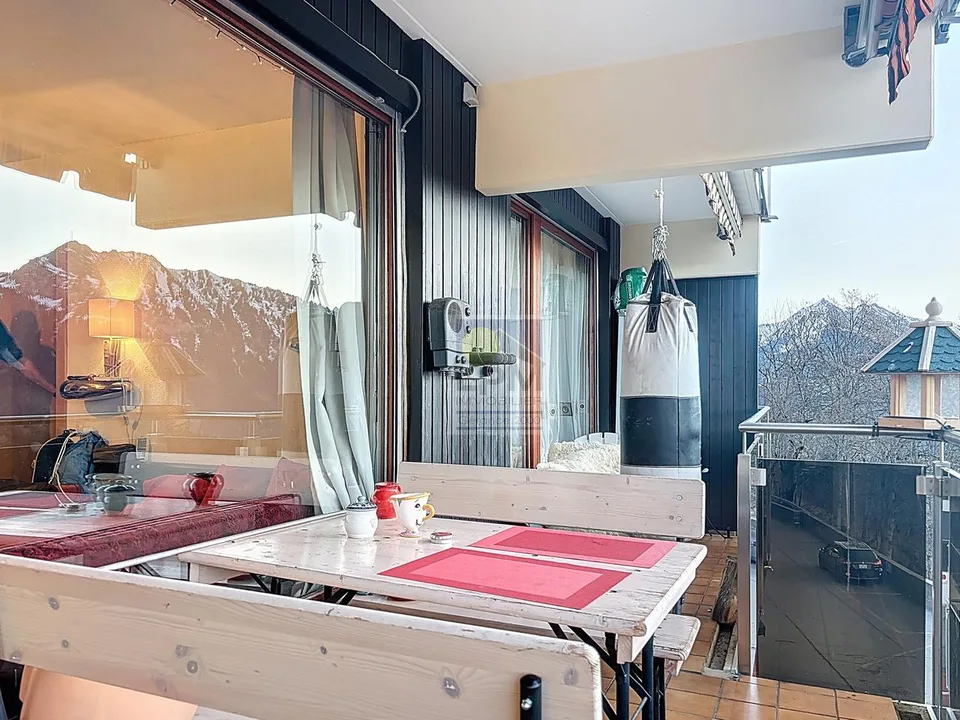 Appartement 2,5 pièces avec vue imprenable.