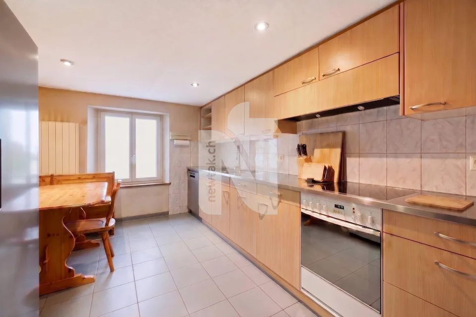 Maison individuelle détachée, familiale, avec grand jardin et vue sur la verdure