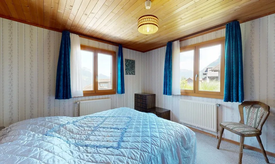 Casa unifamiliare con carattere di chalet. Posizione soleggiata con vista panoramica