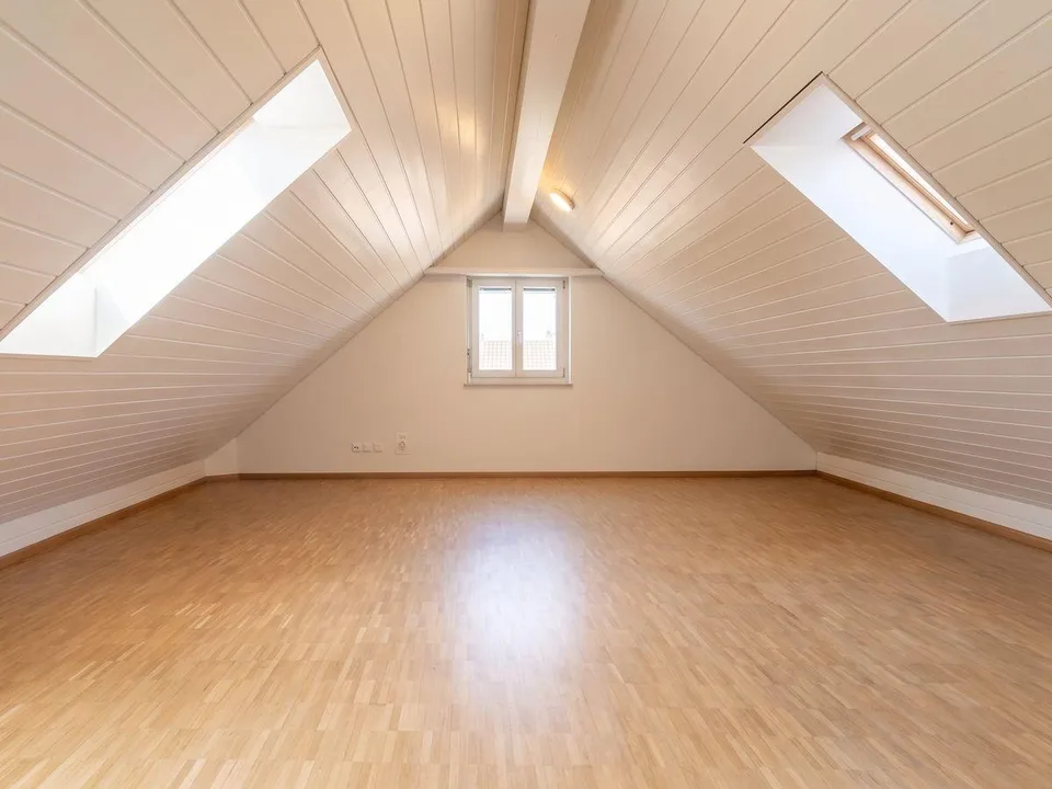 Geräumige 4.5-Zimmer-Dachwohnung mit lichtdurchflutetem Ambiente in...