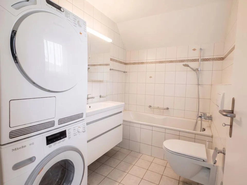 Geräumige 4.5-Zimmer-Dachwohnung mit lichtdurchflutetem Ambiente in...