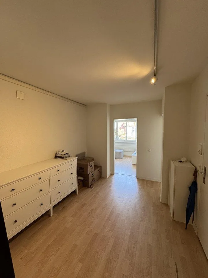 Sonnige 2,5-Zimmer-Wohnung in Zollikon