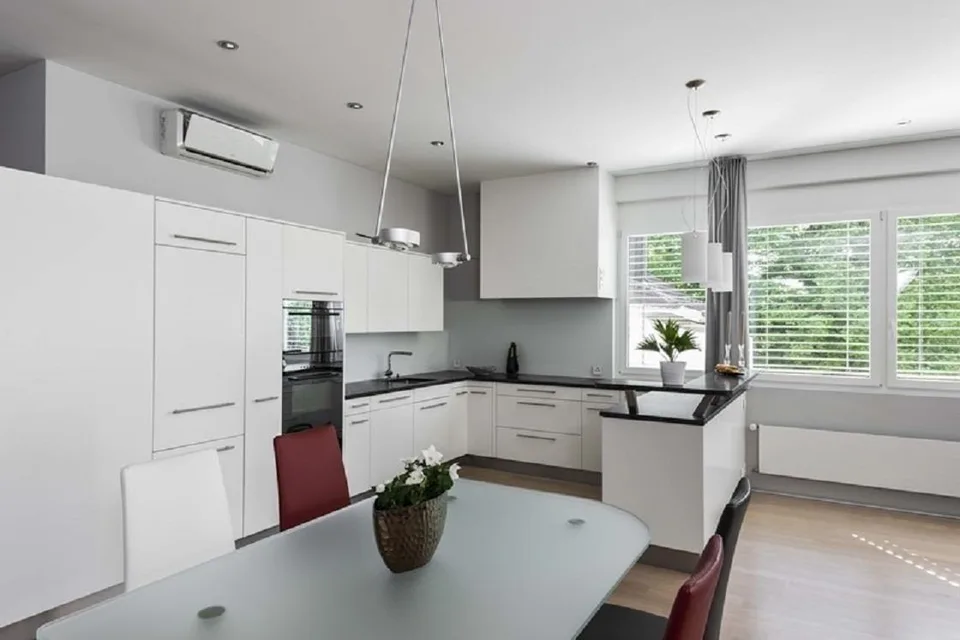 Helle 2.5-Zimmer-Wohnung mit Balkon in Zürich-Seebach