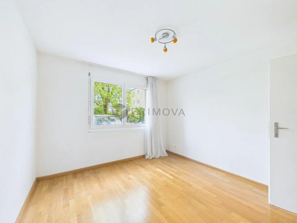 Ruhige Wohnung mit Sitzplatz, Terrasse und Hobbyraum