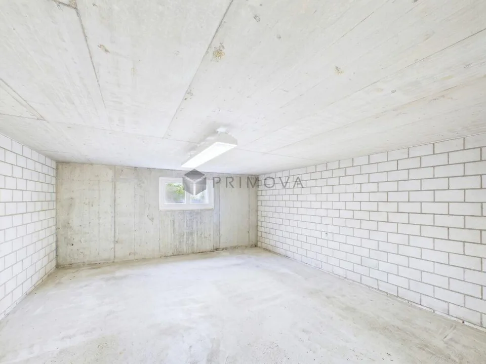 Ruhige Wohnung mit Sitzplatz, Terrasse und Hobbyraum