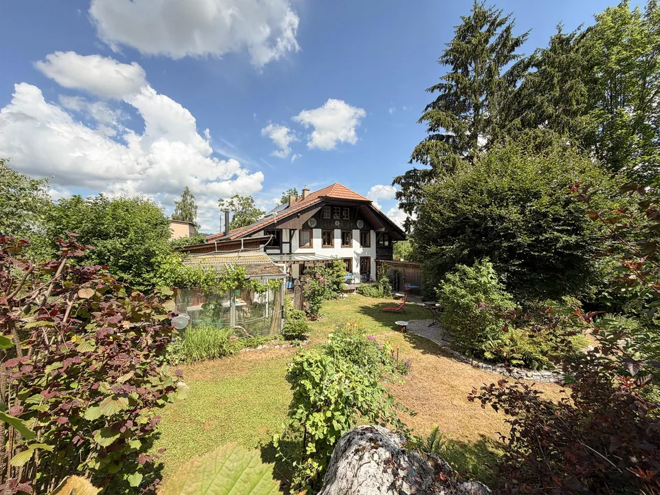 Generationenhaus mit Gartenparadies, Pohlern