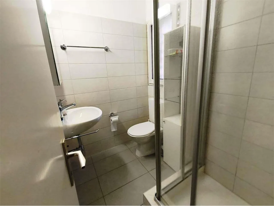 Pregassona (Via Merlina) - Spazioso 4.5 Locali Arredato con Tre Balcon