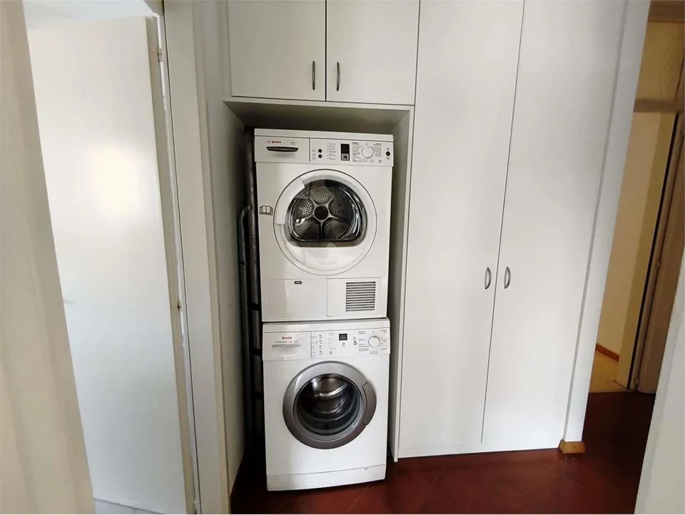 Pregassona (Via Merlina) - Spazioso 4.5 Locali Arredato con Tre Balcon