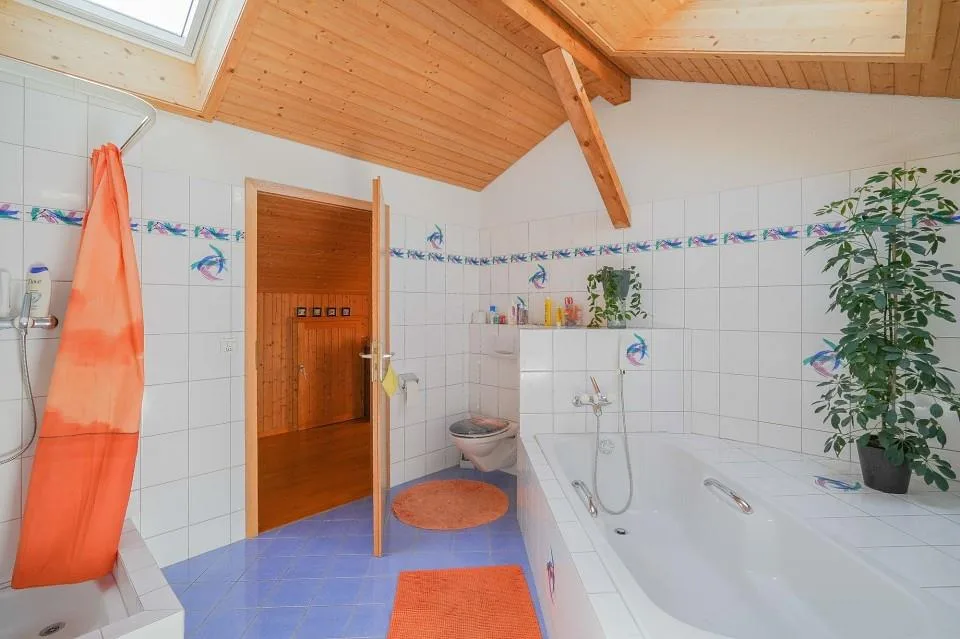 Mehrfamilienhaus mit 5 Wohnungen