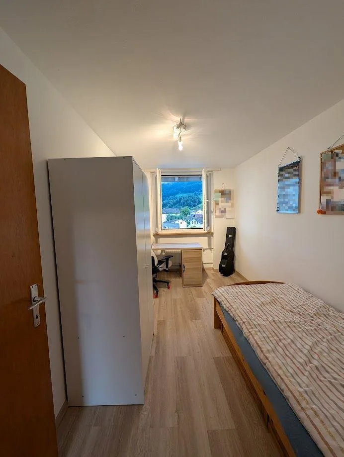 günstige ruhige zentrale 4-Zimmer Wohnung
