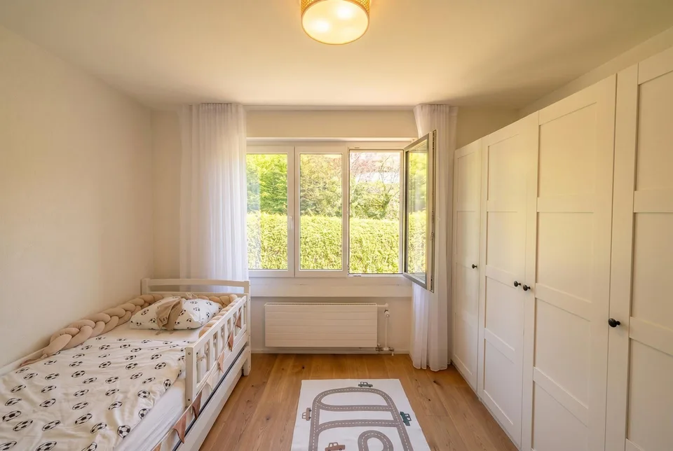 Top Moderne und Renovierte Wohnung mit Wintergarten-Balkon