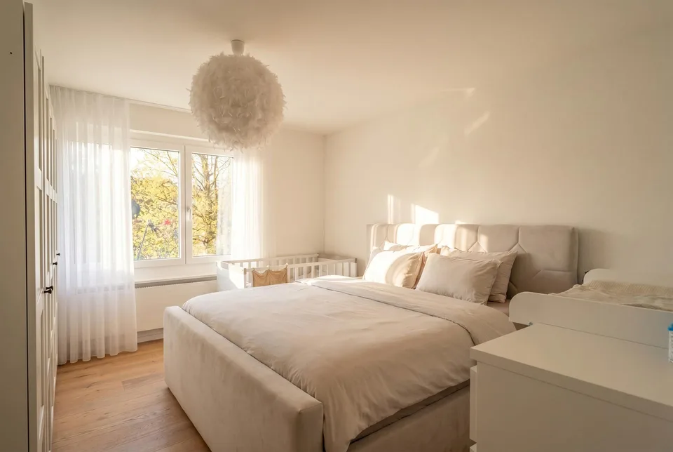 Top Moderne und Renovierte Wohnung mit Wintergarten-Balkon