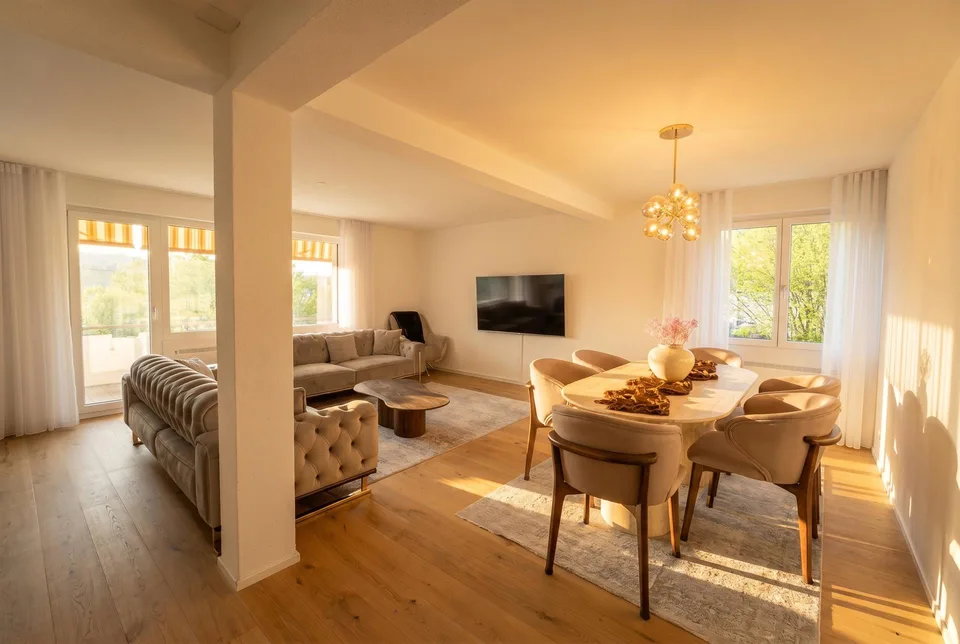 Top Moderne und Renovierte Wohnung mit Wintergarten-Balkon