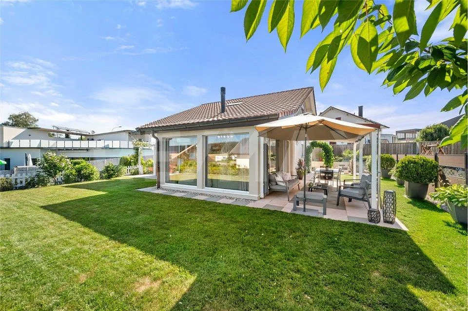 Coup de cœur à Chénens : villa lumineuse, jardin d'hiver chauffé et...