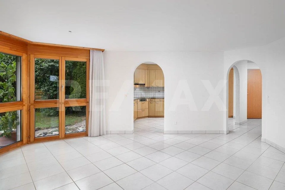 Grosszügige 4.5-Zimmer Gartenwohnung an ruhiger Lage in Einsiedeln ...