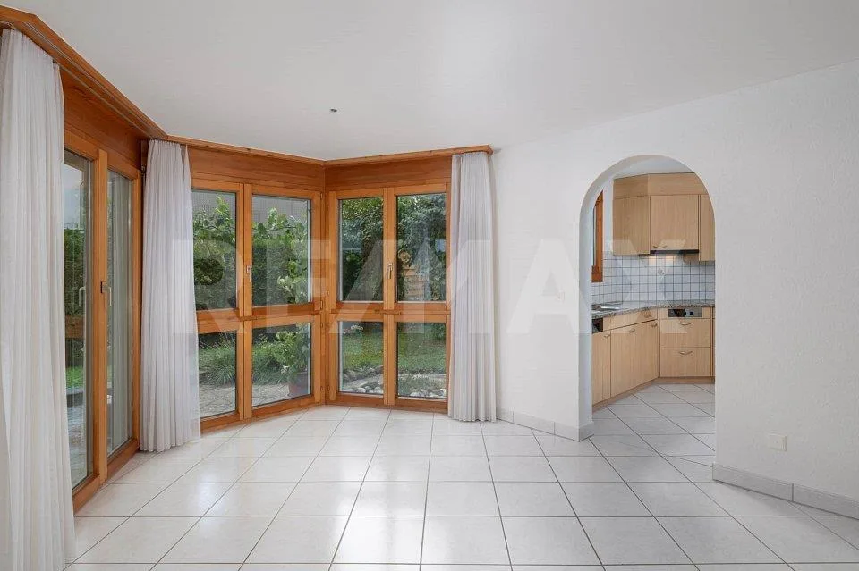 Grosszügige 4.5-Zimmer Gartenwohnung an ruhiger Lage in Einsiedeln ...