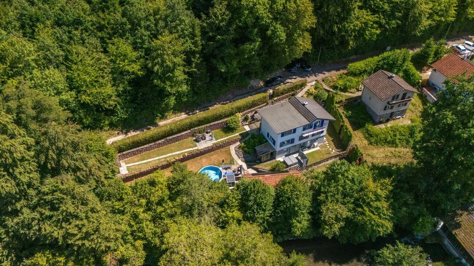 GROSSZÜGIGES WOHNEN IN RUHIGER UMGEBUNG