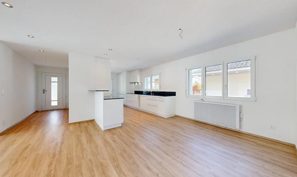 Einfamilienhaus mit über 260 m² Nutzfläche und grosser Garage