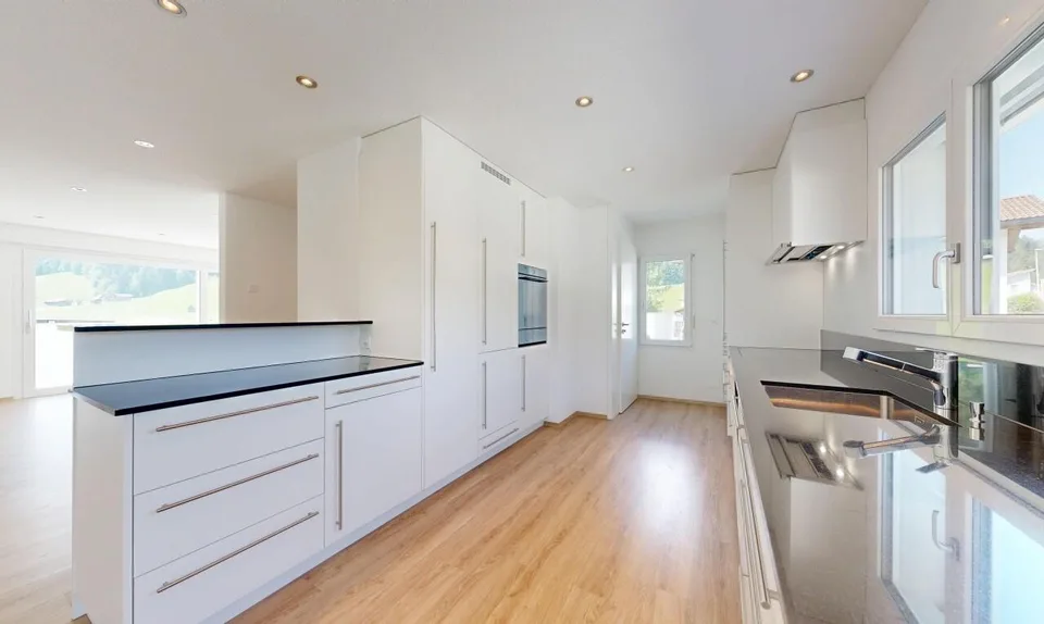 Einfamilienhaus mit über 260 m² Nutzfläche und grosser Garage