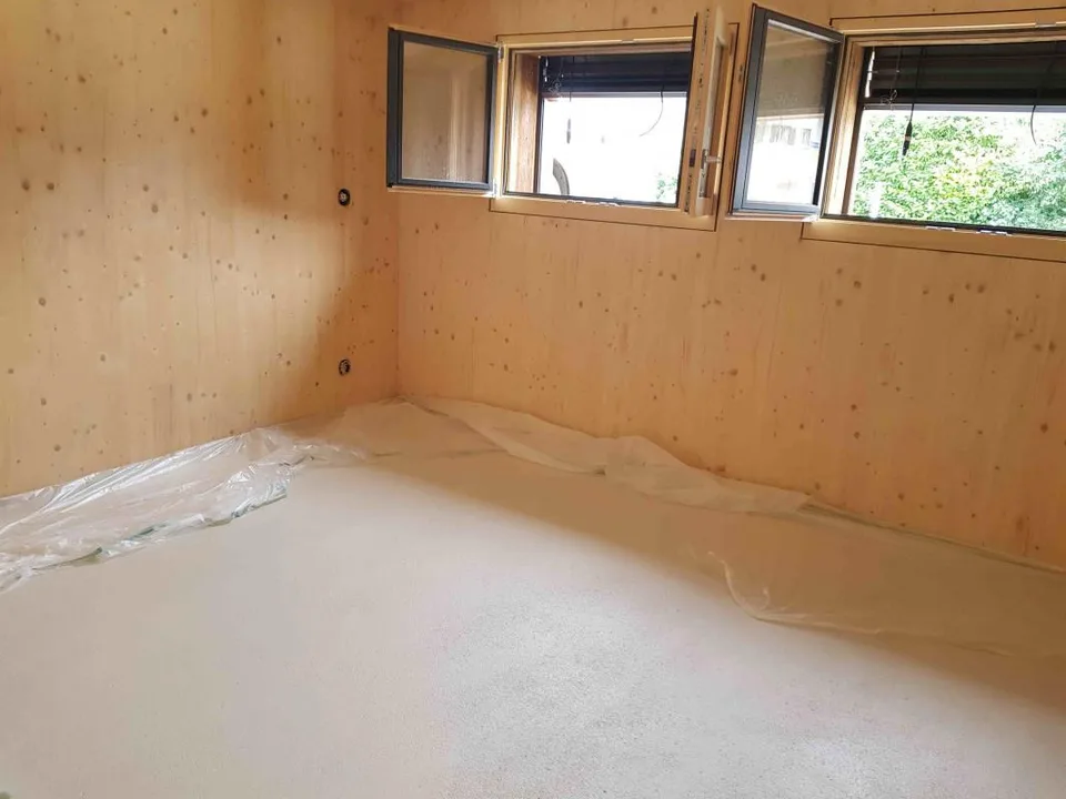 Neues Reihenhaus mit 3,5 Zimmern, 2 Parkplätzen und 1 Keller