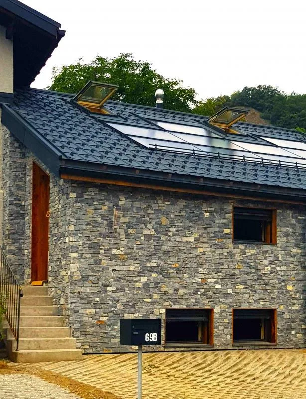 Maison neuve contiguë de 3,5 pièces, 2 parkings et 1 cave