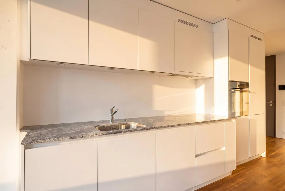 Modern 2.5-room apartment with sunny balcony, Zurich