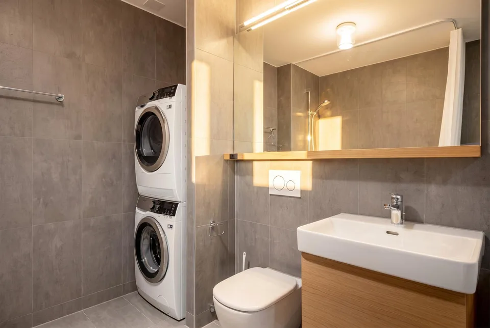 Modern 2.5-room apartment with sunny balcony, Zurich