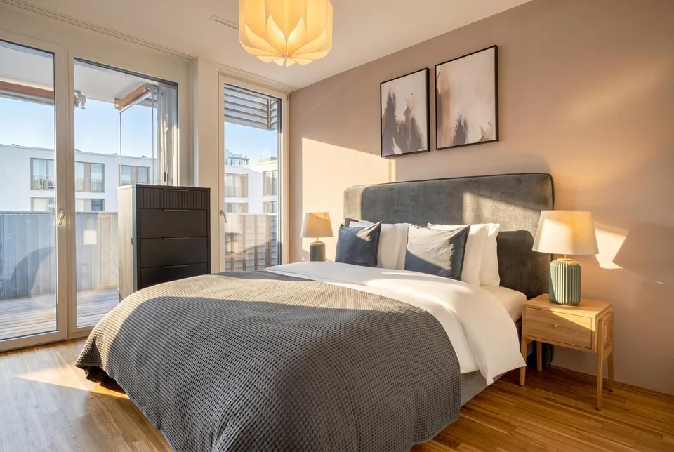 Modern 2.5-room apartment with sunny balcony, Zurich
