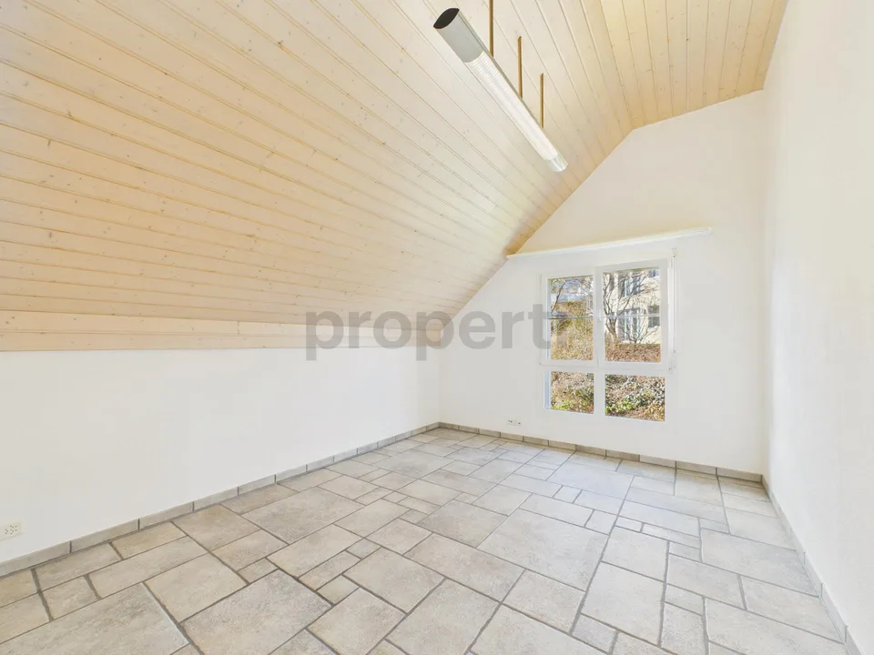 Modernes freistehendes 5.5-Zimmer-Einfamilienhaus mit Doppelgarage ...