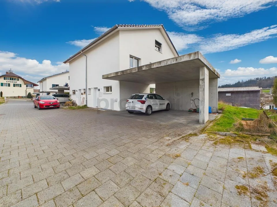 Moderne 5.5-Zimmer-Einfamilienhaus mit Minergie-Standard, Schmitten