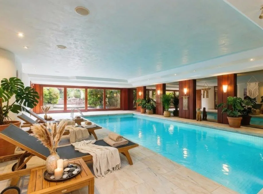 Grosszügiges 6.5-Zimmer-Einfamilienhaus mit Pool & Garage, Binningen – Foto 27 von 27