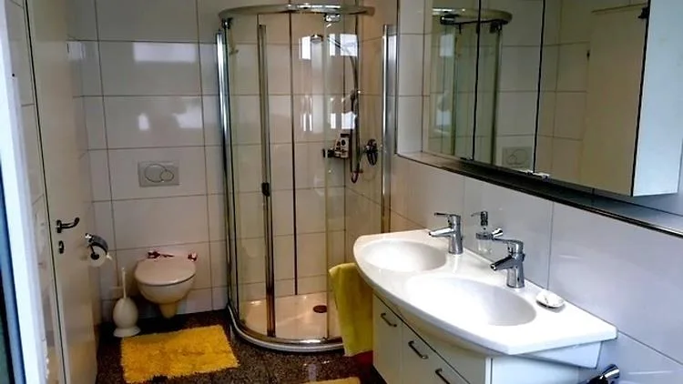 4½ ZI-WOHNUNG IN SCHINDELLEGI (SZ), MÖBLIERT, TEMPORÄR – foto 13 di 14