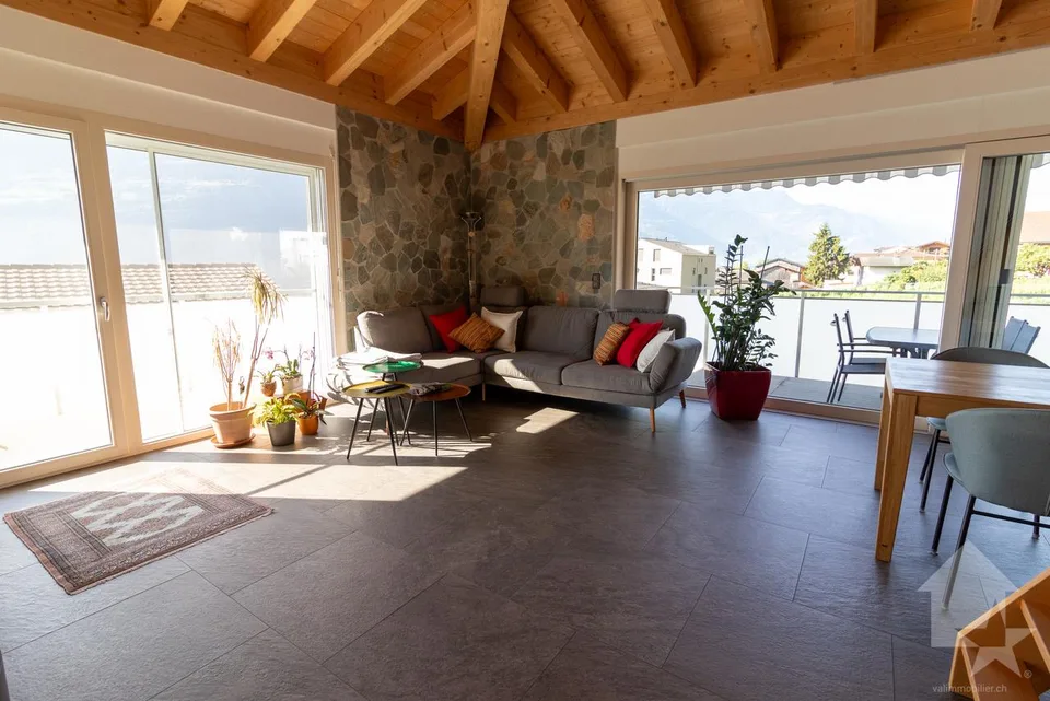 Magnifique appartement mansardé de 4,5 pces