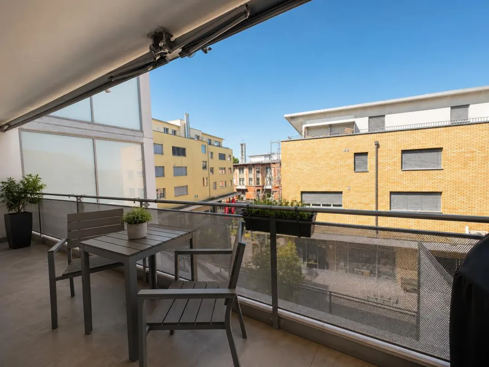 Exklusives Wohnerlebnis: Urbane Maisonette mit privater Wellness-Oa...